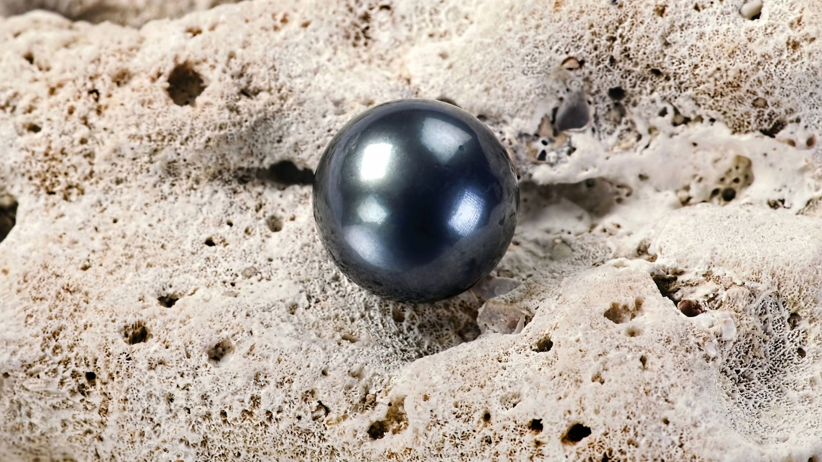 Upeita helmikoruja ja timantteja