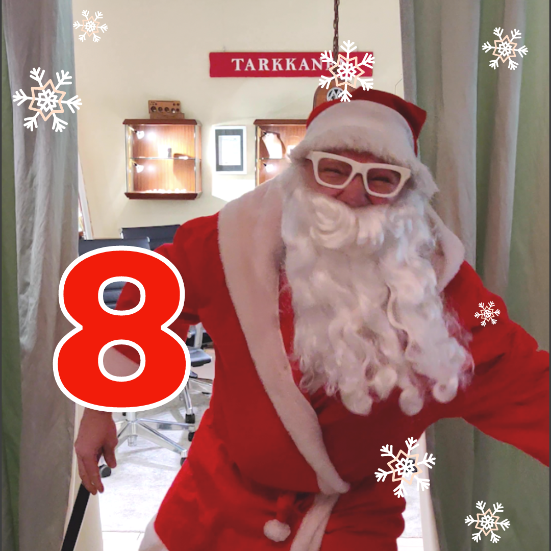 Tarkkasen joulukalenterin 8. luukku esittelee ihanan Minä ajattelen sinua -korusarjan Läheisyyden lähde-riipuksen. Tämä hopeinen kaulakoru on upea lahja niin itselle kuin läheisellekin.