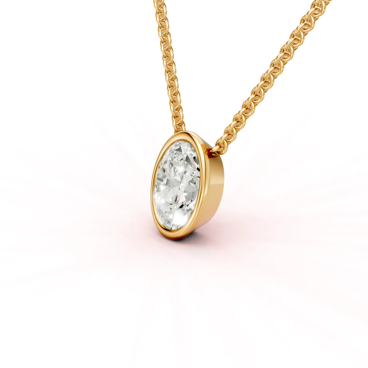 Keltakultainen Ovaali timanttiriipus Bezel istutuksella