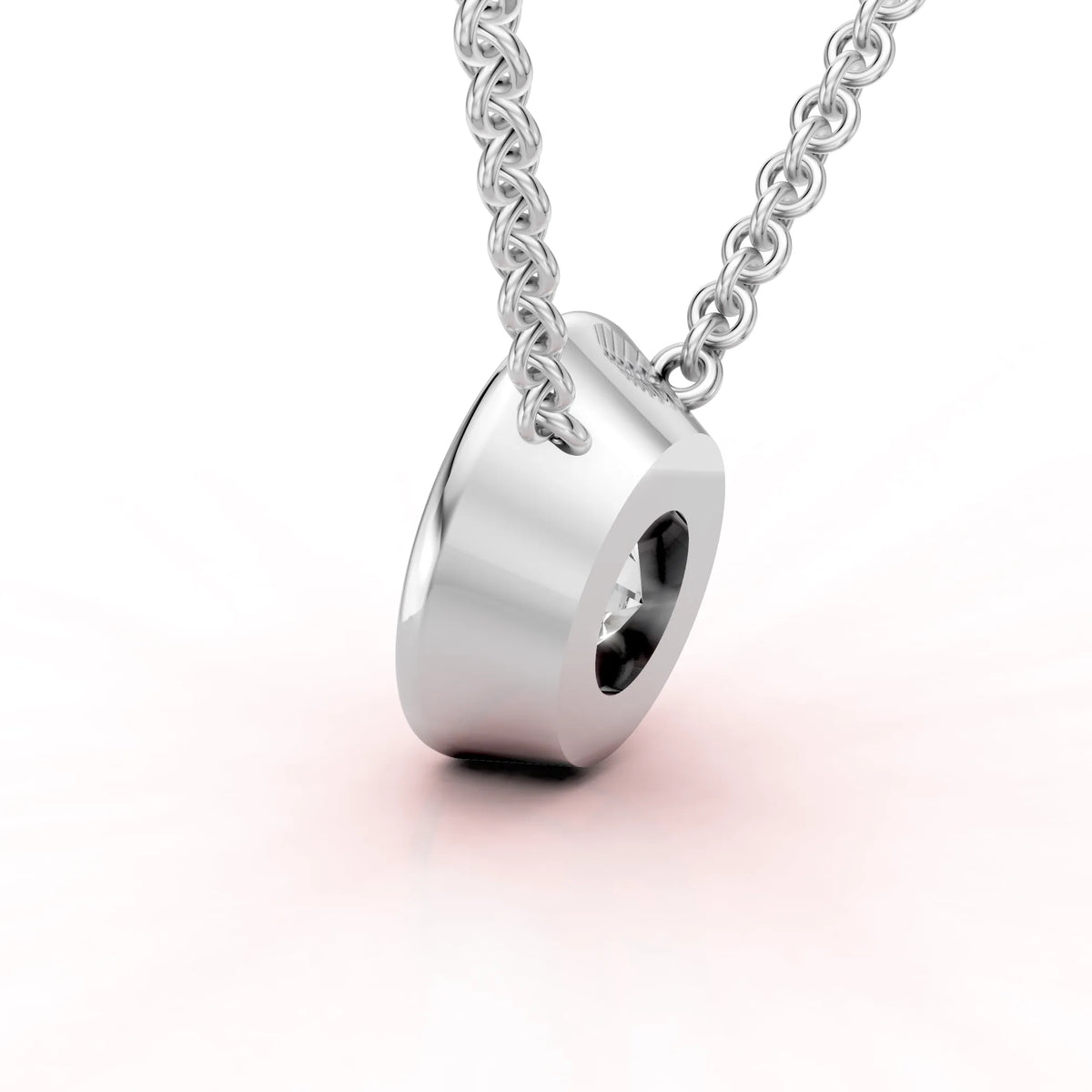 Valkokultainen Ovaali timanttiriipus Bezel istutuksella