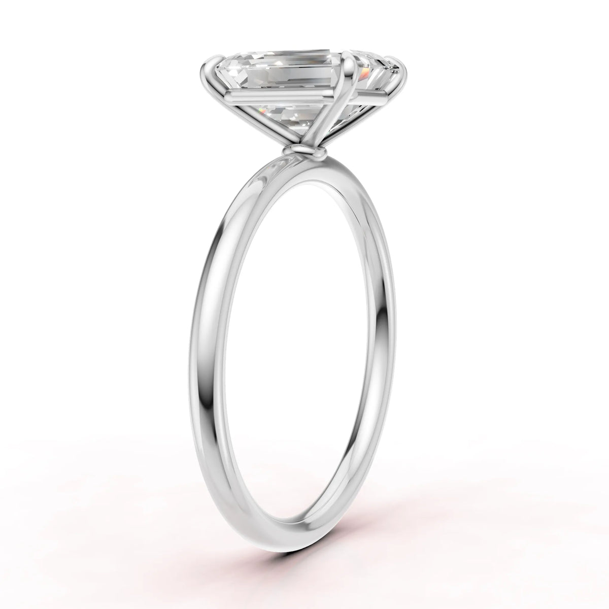 Valkokultainen Emerald Timanttisormus