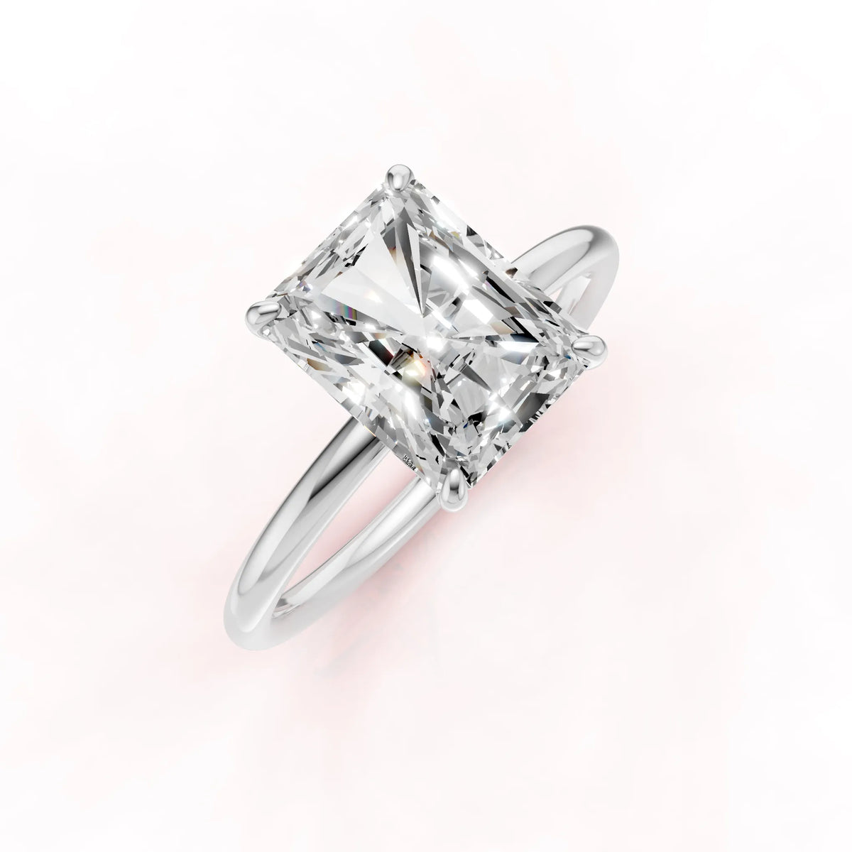 Valkokultainen Radiant Timanttisormus