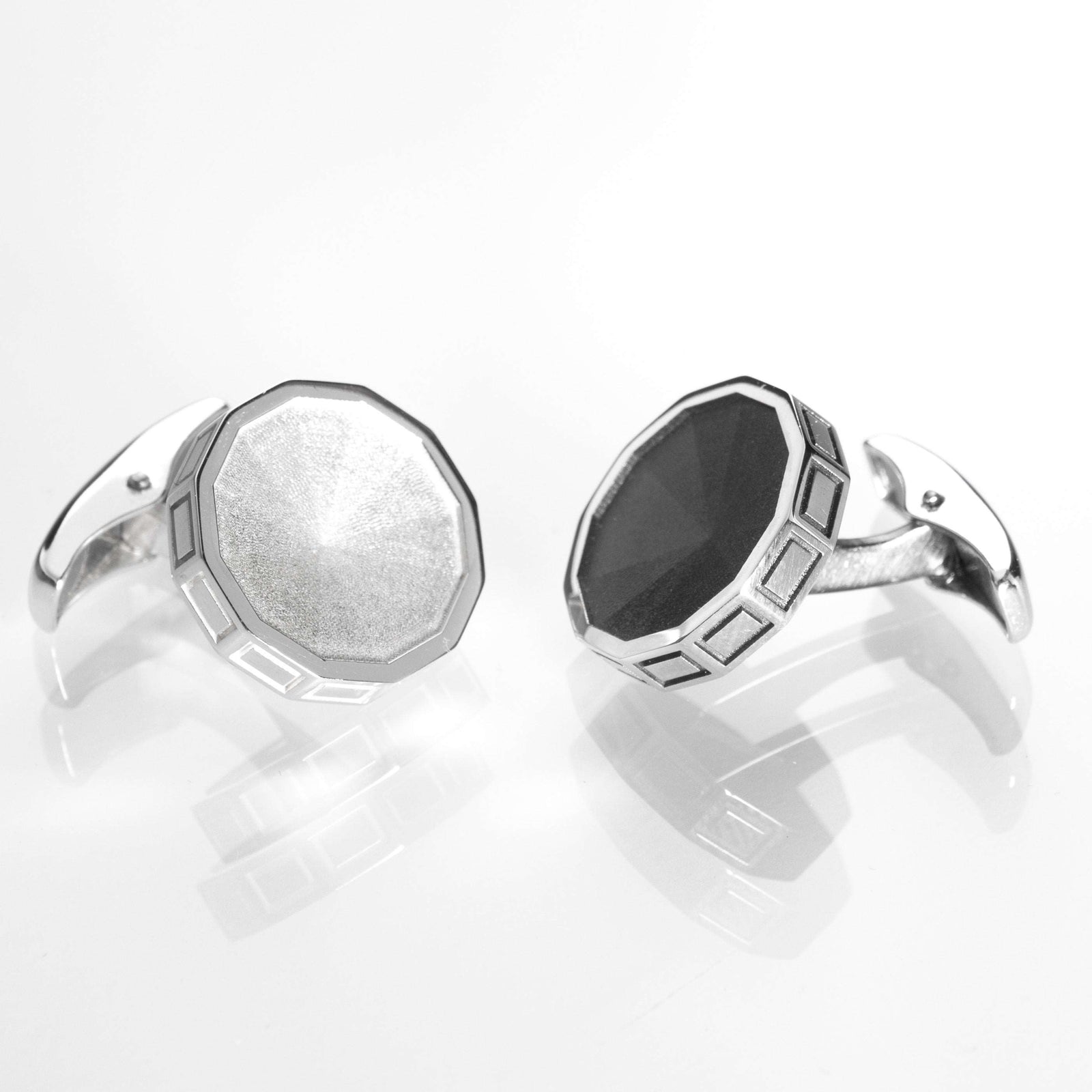 XZN-sarjan hopeiset, koverat kalvosinnapit